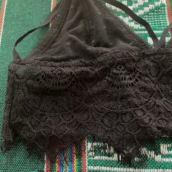FRENCH Affair Lace Bralette - Picture 4 of 9